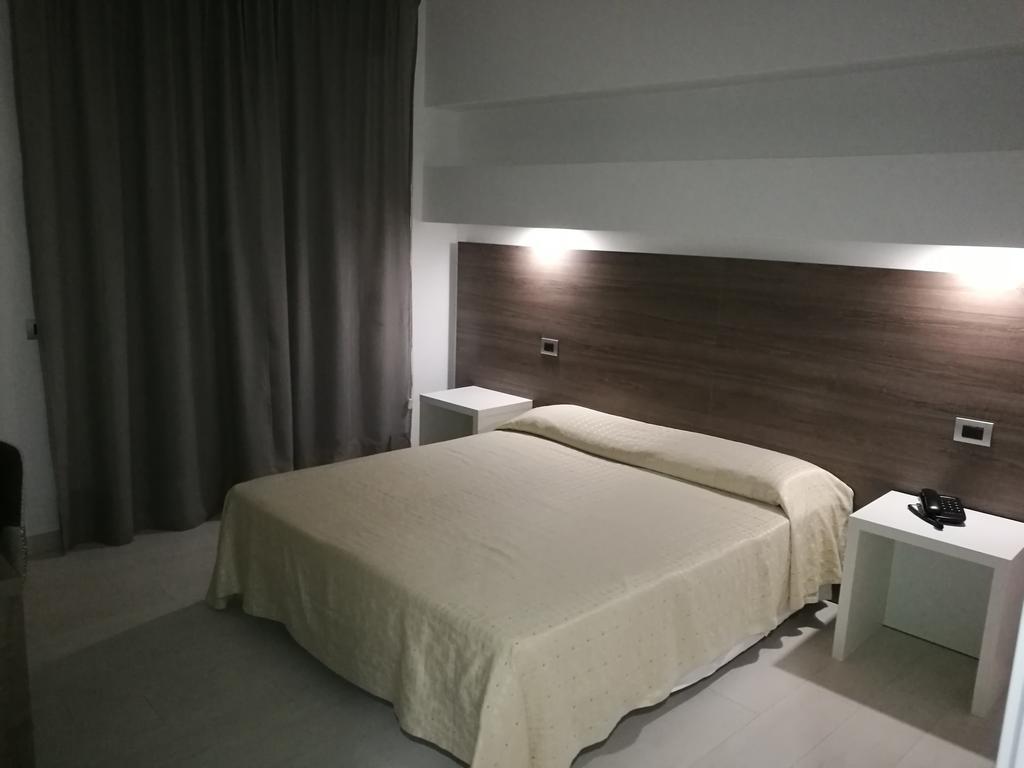 Hotel Miramare Cirò Marina Eksteriør bilde
